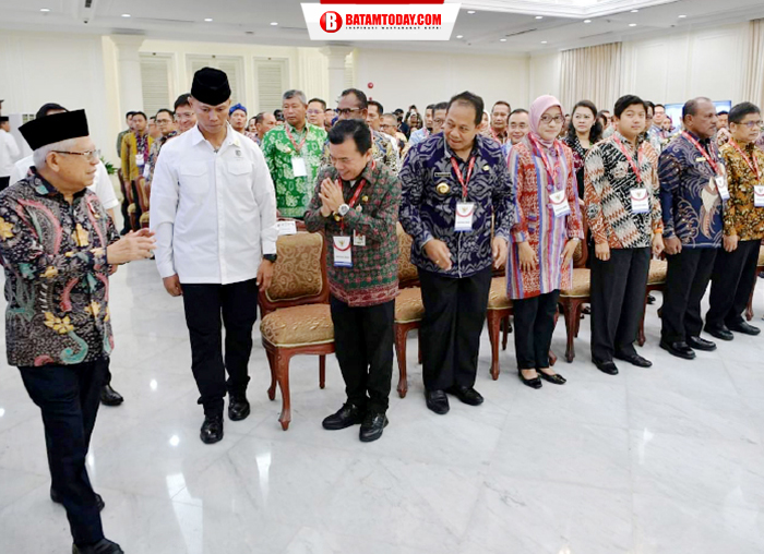 Suasana kehadiran Wakil Presiden RI di Aula Kantor Wakil Presiden pada acara penyerahan penghargaan Paritrana Award